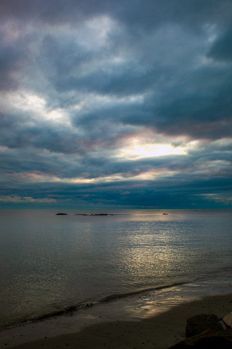 Photos: 1/2 - 1/7/2024

Tags: #firstlight #oceansunrise #seascape #seascapephotography #seascapeart #gulfofmaine #canonphotography #canon #dawn #sunrise