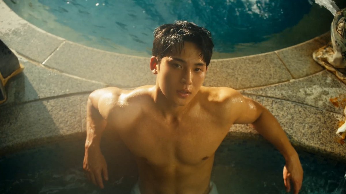 mingyuHQpics's tweet image. lalali mv mingyu cut ☆