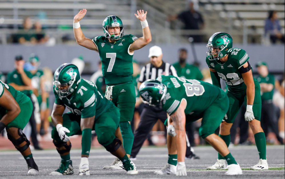 Blessed and honored to have received an scholarship from Eastern Michigan University!!! #ETOUGH ⛓️ @EMUFB @VBFootball
