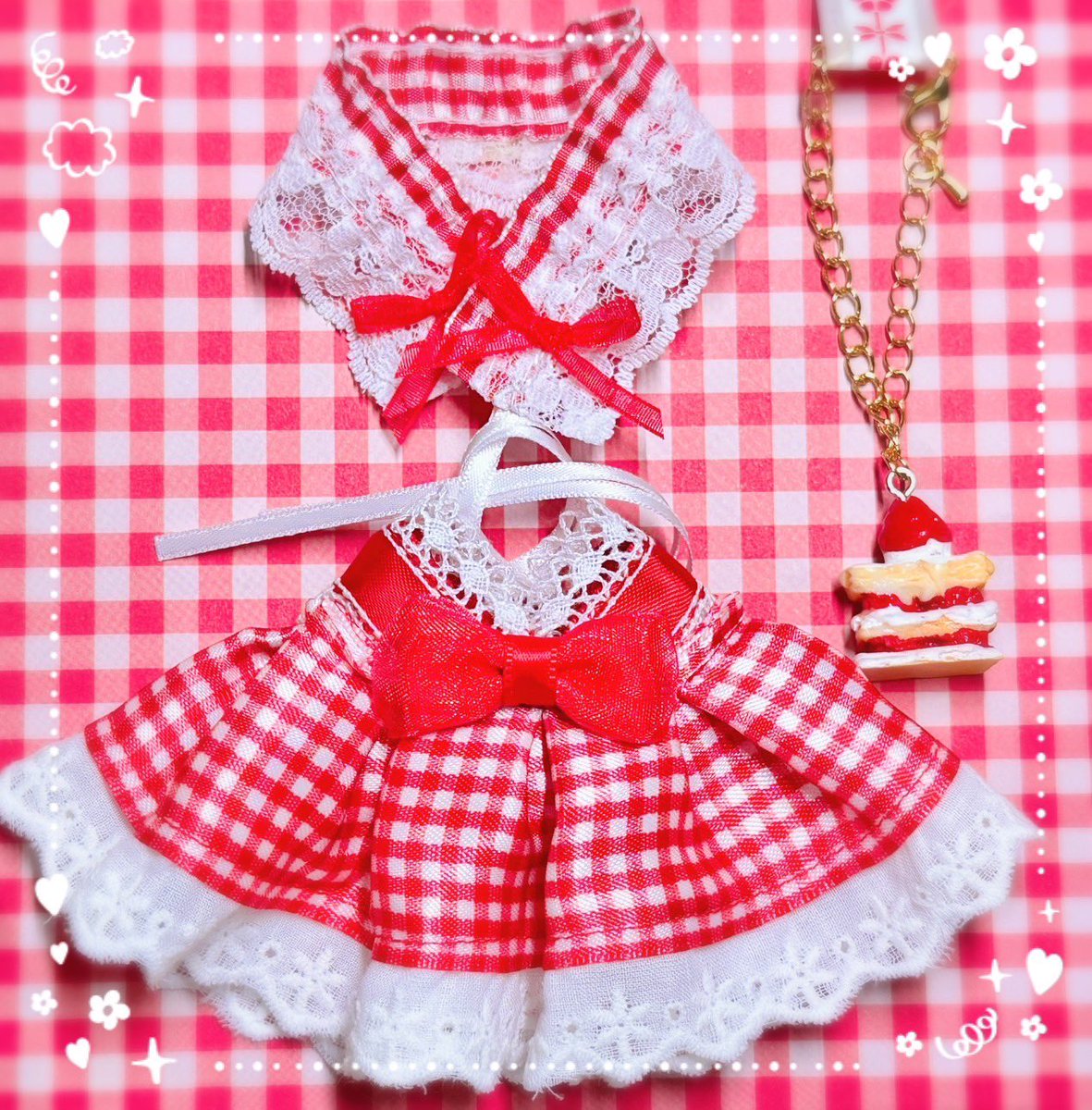 🌸販売情報🌸

coco RIBBON　@cocou_uRIBBON 
新規委託の作家様です❣️

入荷しました！本日から販売開始✨

ショートケーキドレスセット
・ヘッドドレス
・ドレス
・ポシェット

#入荷情報nuinui洋服店 #ぬい服   #池袋 #ぬい活 #推し活 #オビツ11