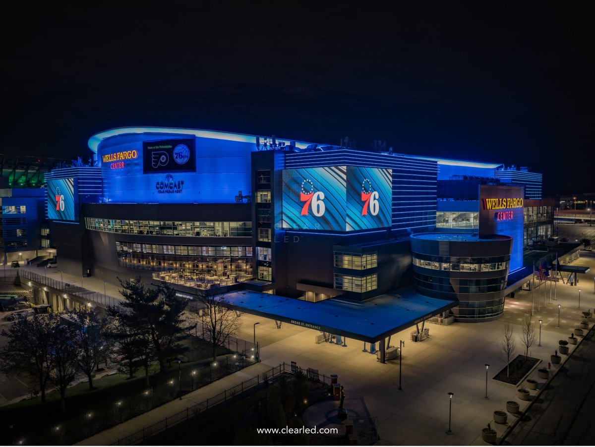 ClearLED's tweet image. 🌟 Transforming the Wells Fargo Center Exterior with over 1,000 ClearLED X-bars to assemble these stunning screens! Now, content can be customized for each event, promoting the diverse lineup of shows and events at the venue. Stay tuned for more updates on this project! #ClearLED