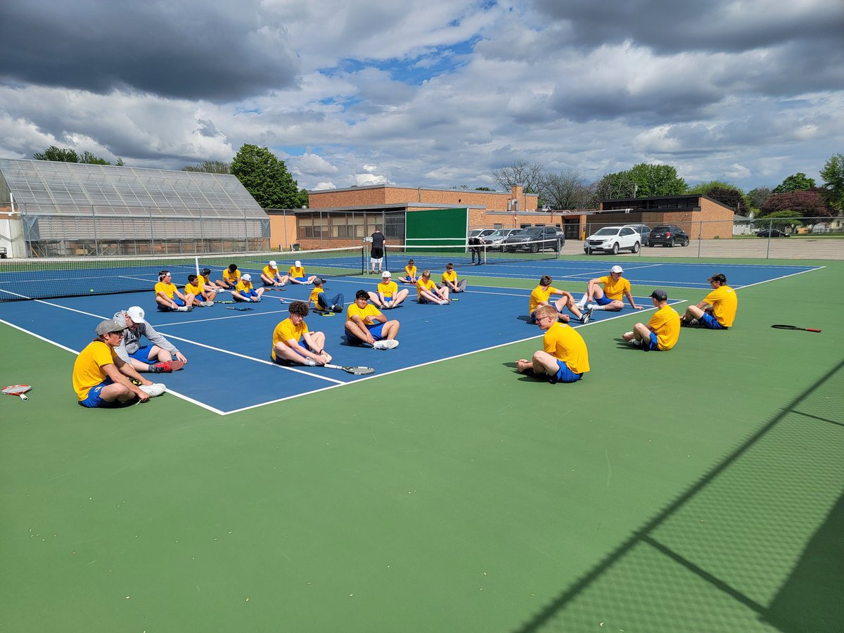 TennisBluejay's tweet photo. Bluejays bring home the 6-1 win at Lake City tonight. JV won 4-2. Srs. Eddy and Ahmed clinched the 4th pt at 3rd doubles. Team improves to 11-2 and will play at New Ulm on Friday for the BSC-East division crown! @WasecaBluejays @WCNSports https://t.co/Uieexdq2hK