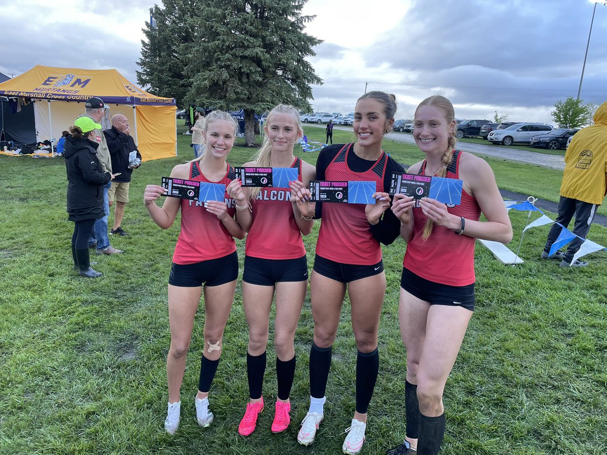 Congrats to the Shuttle Hurdle team of Mohwinkle, Allan, Bellows and Eddy win with a time of 1:06.62! #FalconsFlytoState
