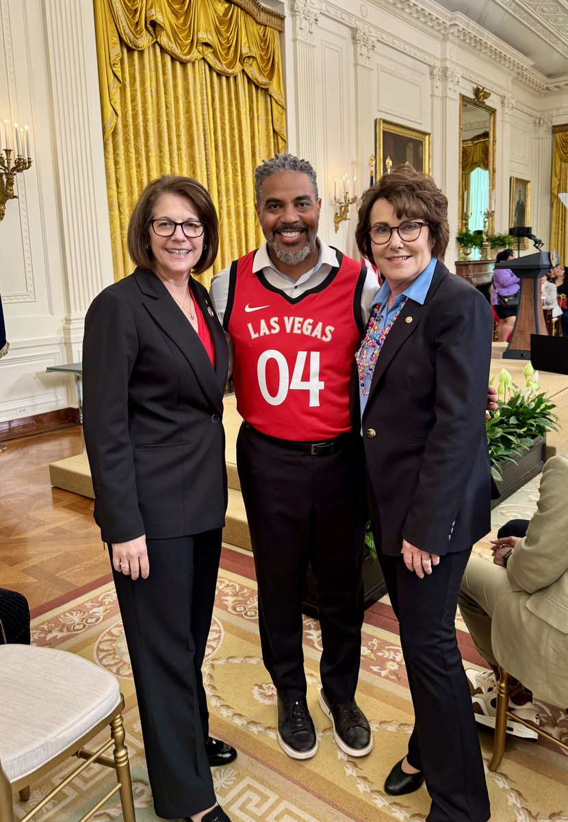 The @LVAces are back-to-back @WNBA champions – and our entire state couldn't be prouder! It was a pleasure to welcome the team and congratulate these incredible players for their accomplishments!