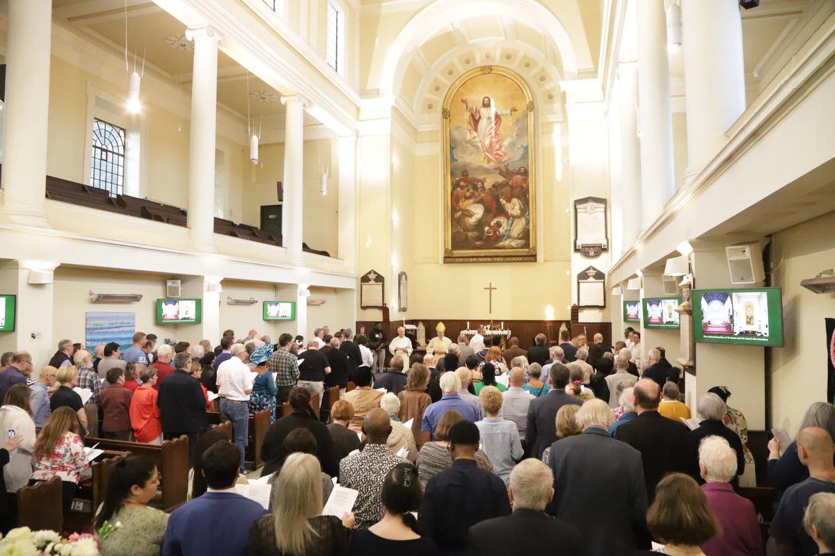 Yet more photos of the very happy and blessed Ascension Day Institution and Induction @katie_kelly29 and grateful to @mrbryanejones for them. Thanks also to @SouthwarkMayor @coyleneil MP and all who came in support of Katie - Lo I am with you always
