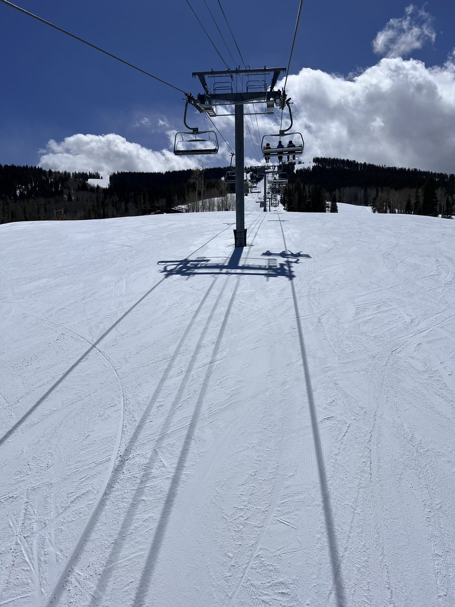 staceygerrish's tweet photo. @michaelwangmd Thank you!! I’m back to skiing full time and in remission thanks to you and your protocol. Let me know when you’re ready to ski with me!! https://t.co/C2dTUJU6Ll