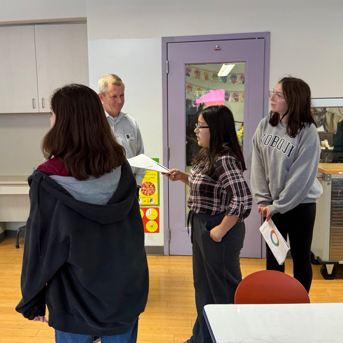 Anne Frank IA tweet media