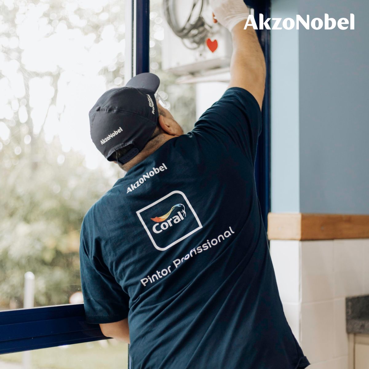 Schoolchildren in the Florianópolis district of Brazil have yet another ally in the fight against dengue fever,thanks to @AkzoNobel's Well-being Protection Anti-Mosquito varnish. Painted on the walls of selected schools, our Coralcoating will repel mosquitoes for up to two years.