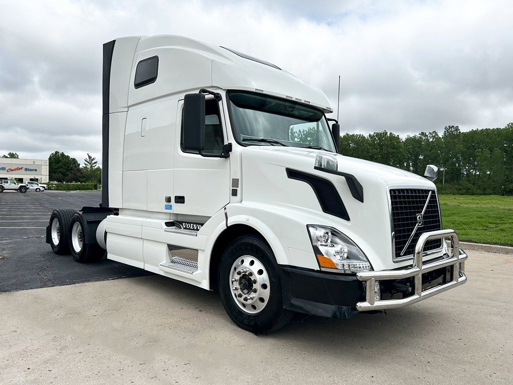 Check out this 2012 #Volvo VNL64T670! Equipped with a Volvo D13 engine, 10 speed transmission & 70 inch raised roof sleeper. Find more truck details here >> bit.ly/4alA3SU