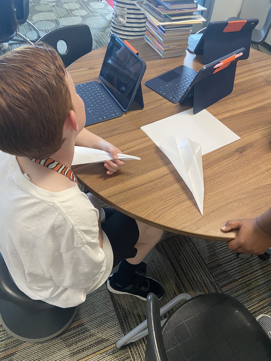 Kristi_Howard18's tweet photo. Green 3 is hard at work on their Science Fair projects! I can’t wait to see their final products! #sciencefairfun https://t.co/wfXvPpCayZ