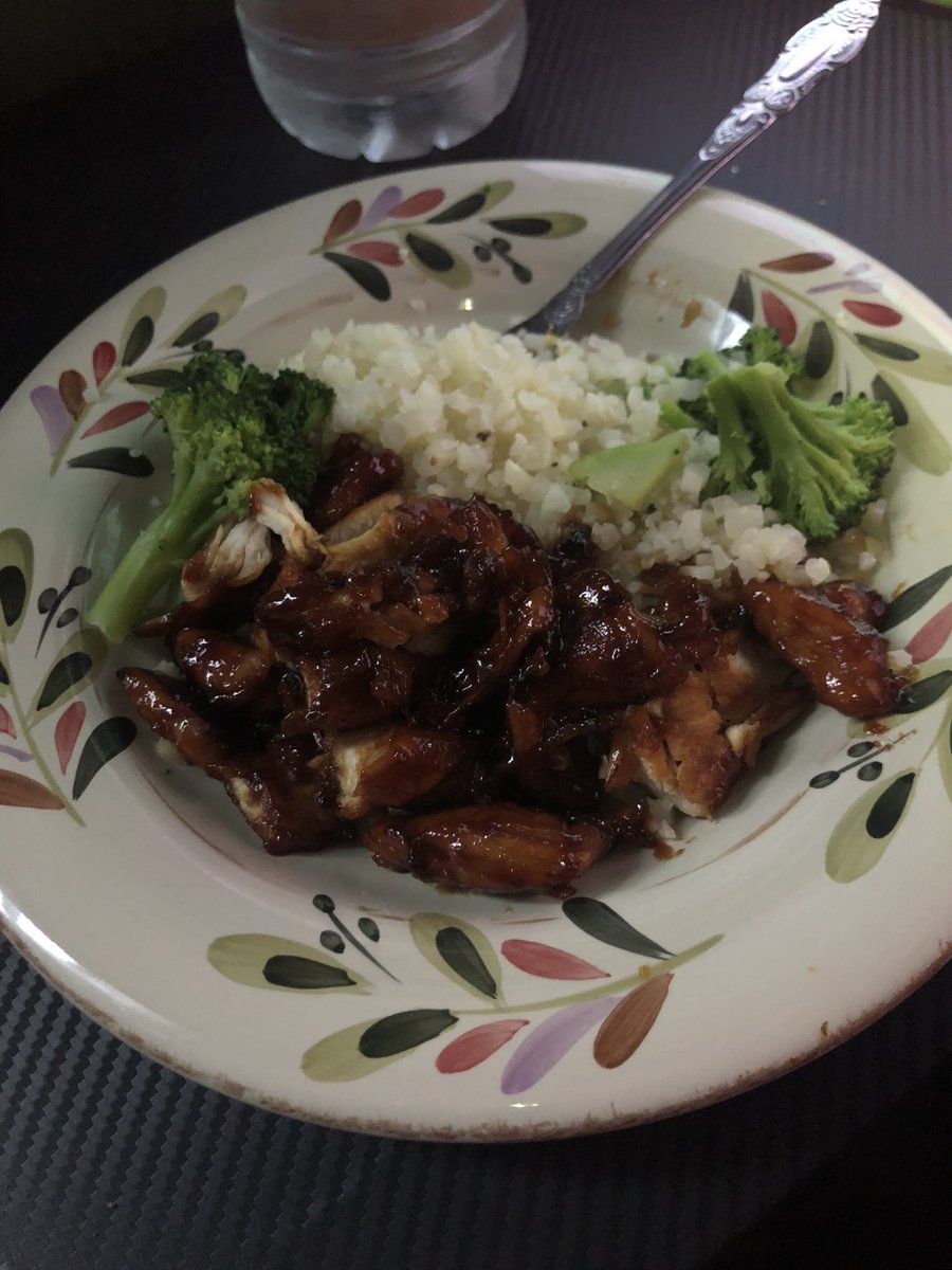 Bourbon chicken, and cauliflower rice and broccoli 🔥