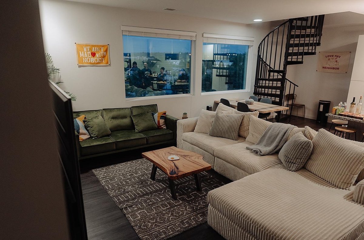 A huge shoutout to Anthony for letting us peek into life inside the Sunglow, our inviting two-bedroom + loft floorplan! 🏡✨ Ideal for those cozy nights in with the crew. Thanks for sharing your slice of home, Anthony! 🛋️🌟
.
#SunglowLiving #HomeSweetHome #CommunityRewards...