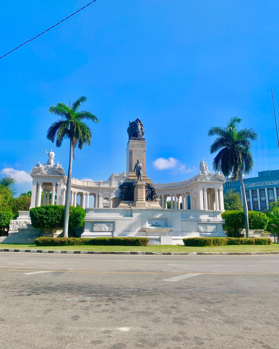 Esta tarde nos vamos a recorrer el Vedado habanero, gracias a las fotos de @bionicrey
Desliza hasta el final y dinos ¿cuál es tu foto favorita? ❤️🇨🇺
#cuba #kuba #cubamessenger #cubanos #cuban #igerscuba #havana #lahabana #havanacuba #habanacuba #oldhavana #habanavieja