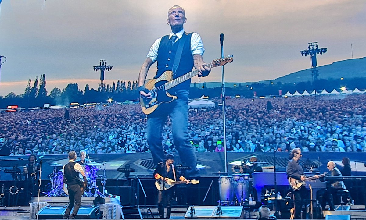 craig_gamble8's tweet photo. ❤️❤️ The Boss in Belfast.  What. A. Show. https://t.co/HvcAnH501M
