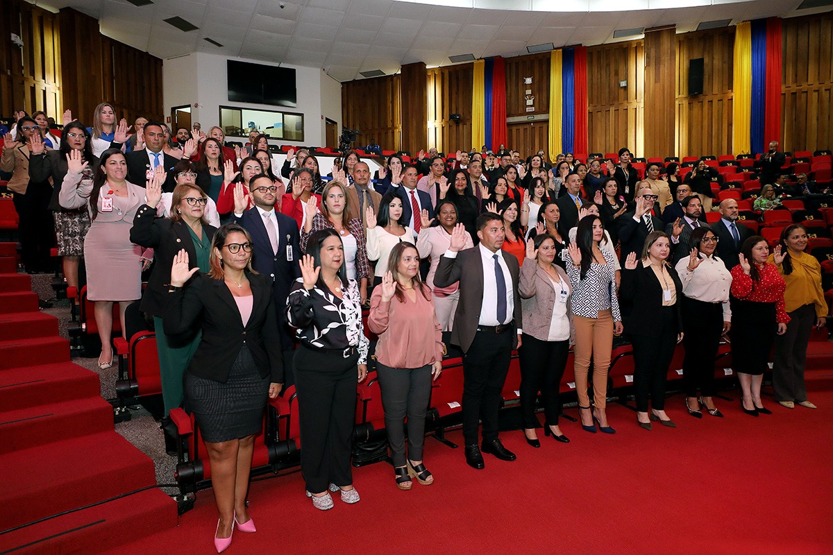 Juramentación de juezas y jueces fortalece sistema de justicia venezolano tsj.gob.ve/-/juramentacio… #09Mayo #TSJ