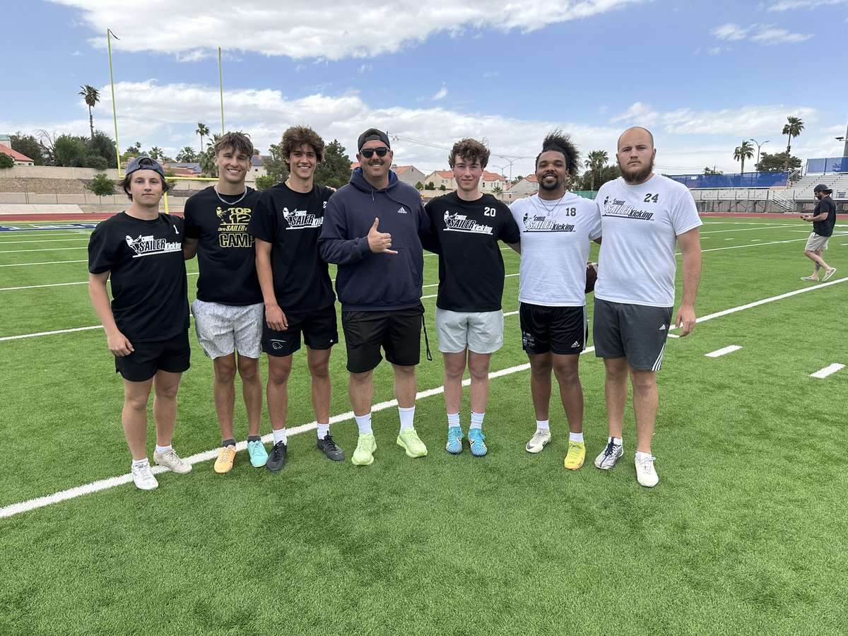 Vegas XLIV Competition Champions & Finalists blog is up! Take a look at the many athletes who dominated the National Showcase Camp... LaBerge, Warren, Ogles, Uribe, Fitzgerald, Peters, Orr, Sobel, Cremascoli, Frokjer, Draucker, Dunn & More: sailersblog.com/vegas-xliv-may… #TeamSailer