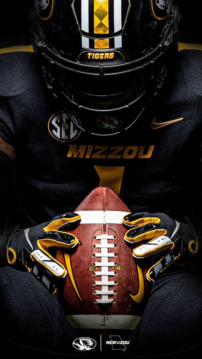 A HUGE THANK YOU to @coreybatoon and @MizzouFootball for stopping by to look at our student athletes!!!
