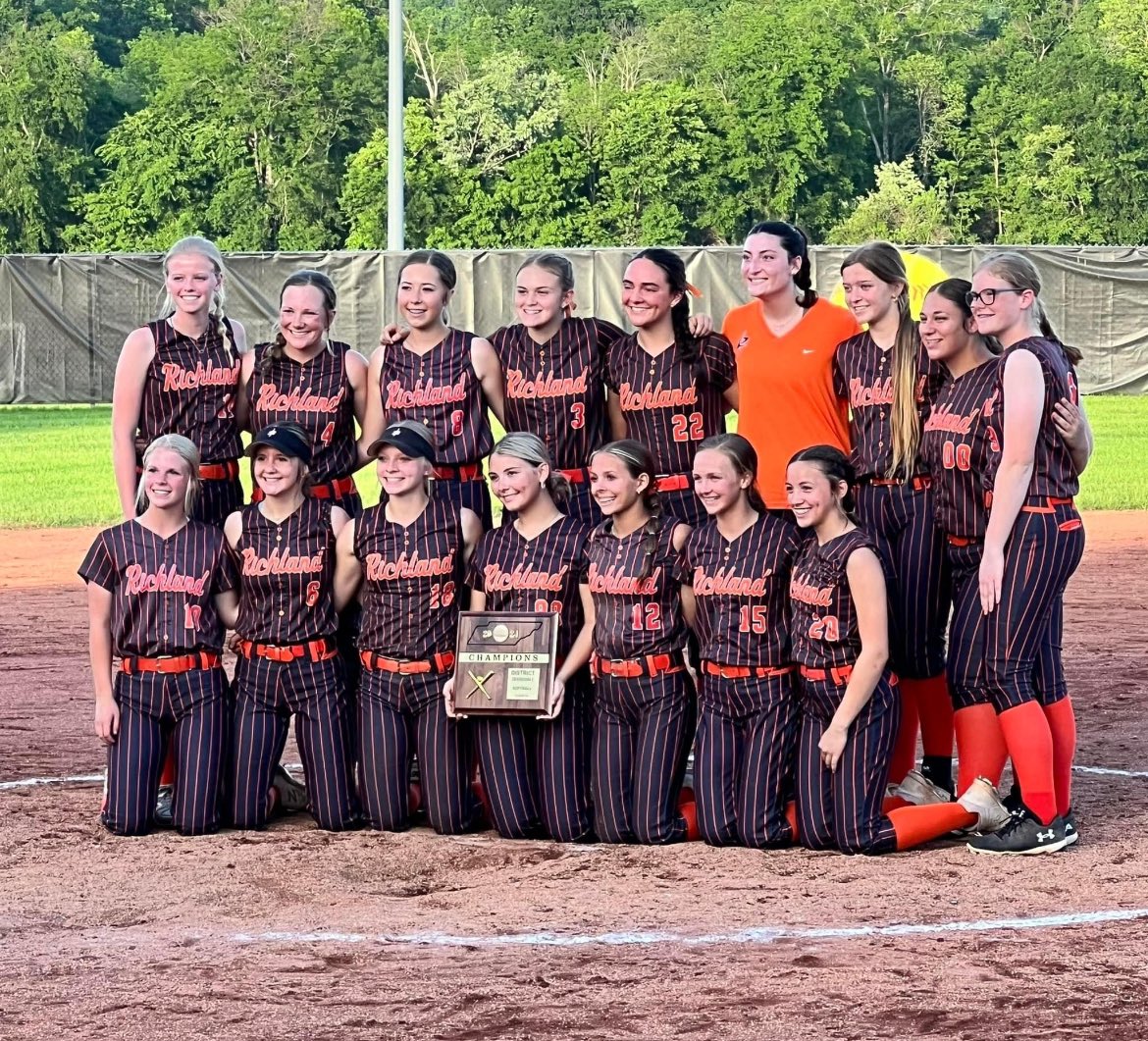 Richland1978's tweet photo. How about District CHAMPS!!!
Winner 3-0 over Cornersville.

@ShraderAva  did her thing.
7IP with 0 ER
And added a 3 Run 💣 at the plate

Girl can do it all!! https://t.co/vtv6oM7wAi