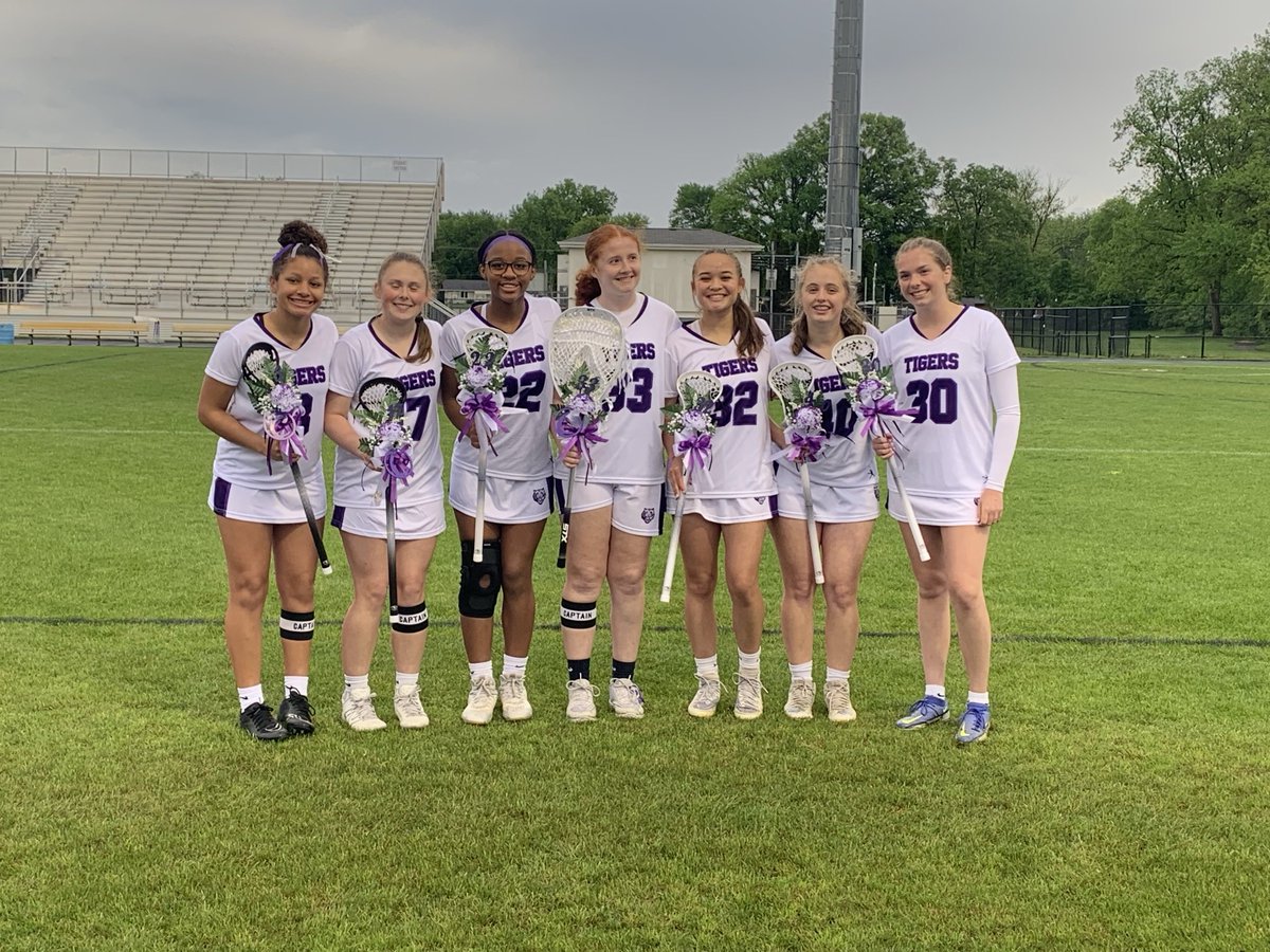 pick_central's tweet photo. A little rain doesn’t stop these seniors #tigerup https://t.co/9oOTfjZWap