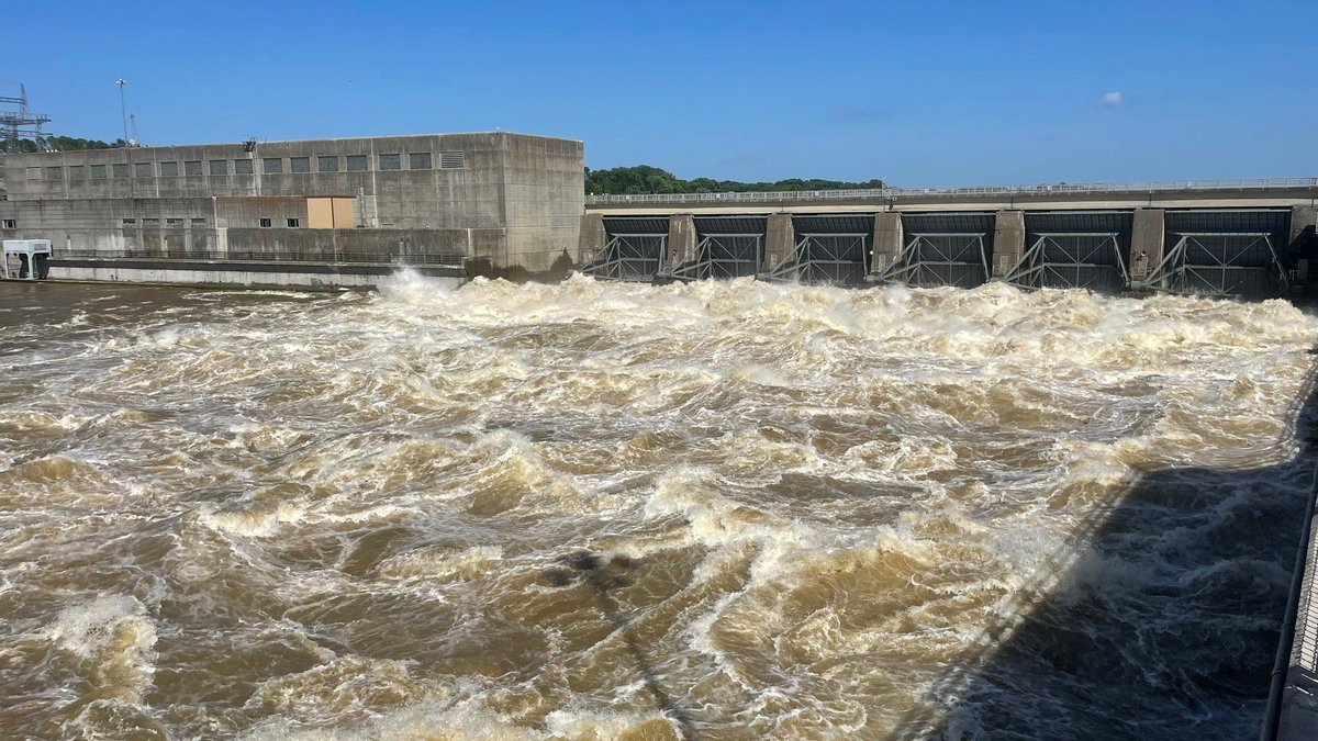 After rains blanketed middle Tennessee Wednesday night & Thursday morning, #NashvilleCorps  continues to monitor water levels at its Cumberland River Basin projects. #USACE dams are performing as designed & none are at risk of failure. #WaterManagement army.mil/article/276163