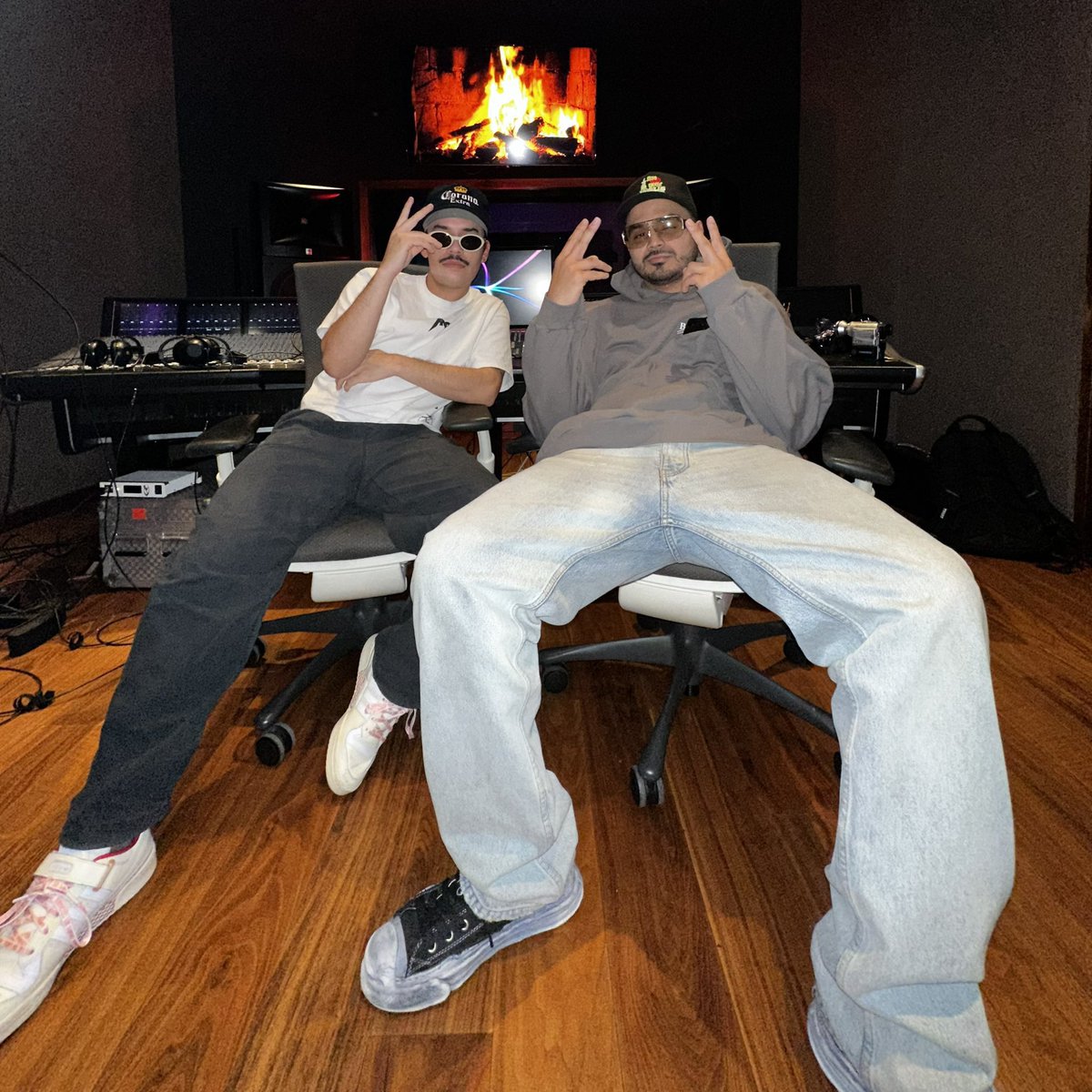 infonsqk's tweet image. Track 10. MAMI 100PRE SABE

@yoAlvaroDiaz x @nsqkk