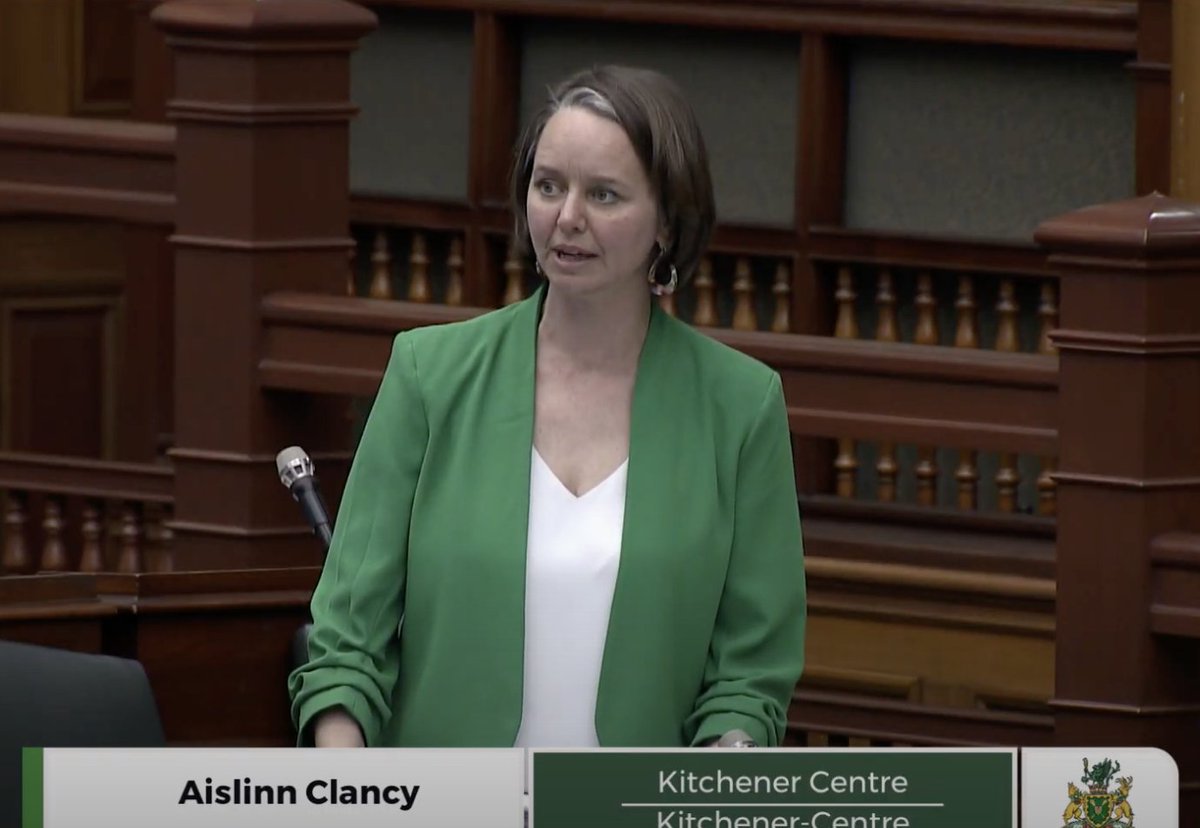 Here is <a href="/AislinnClancyKC/">Aislinn Clancy</a> tabling our petition today! : 

Stop the political interference and stop the usurpation of power allowing the Minister to direct colleges and universities, threatening their autonomy.
drive.google.com/file/d/1oMdZCu…  

STOP BILL 166! t.ly/stop166