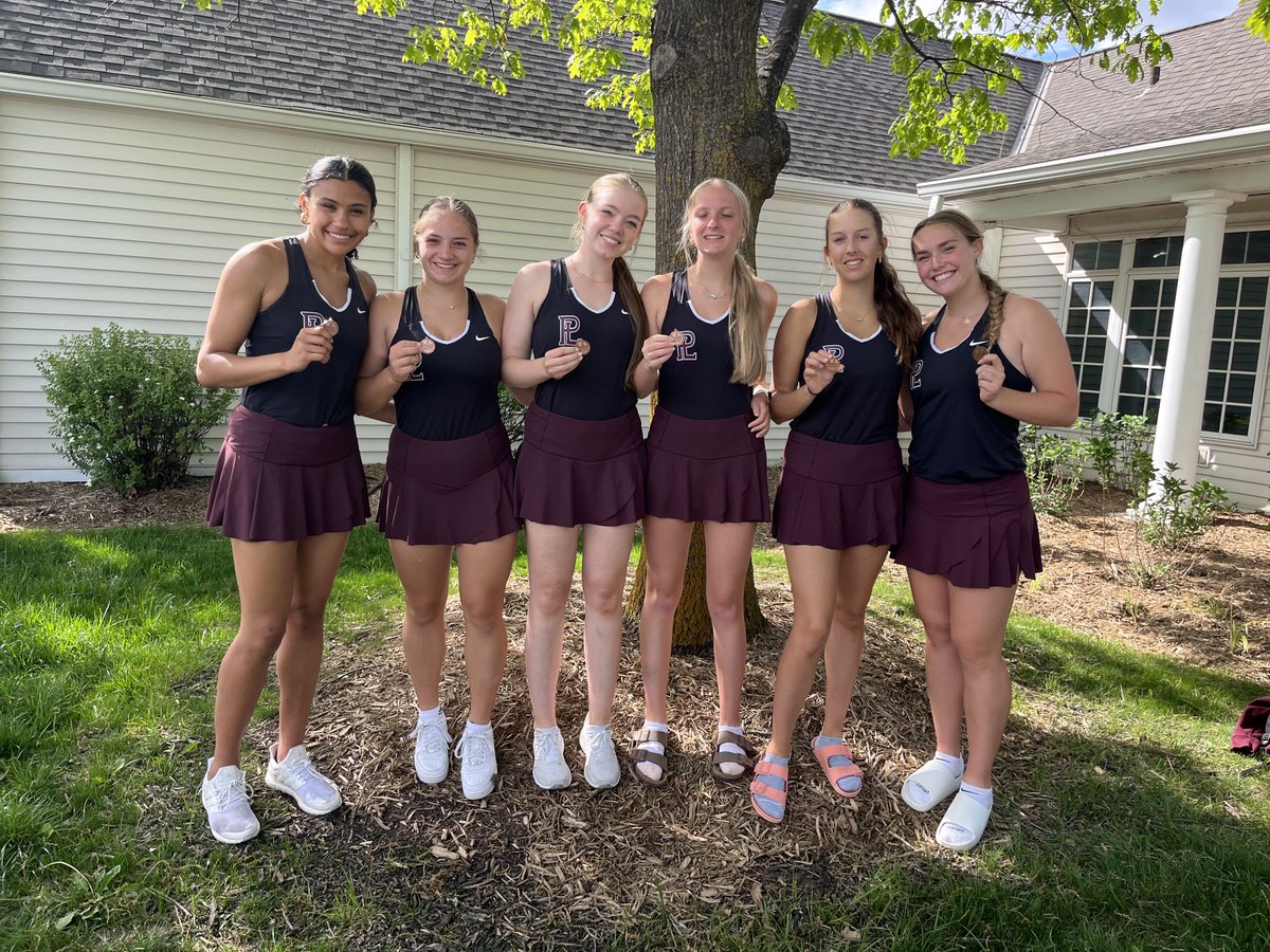 monarchtennis's tweet photo. You girls make us so proud. They have worked very hard for these medals. 4th place finish in the Metro tournament! Congrats ladies - well earned and deserved! #WeArePLV🎾 https://t.co/XA1Dy529VJ