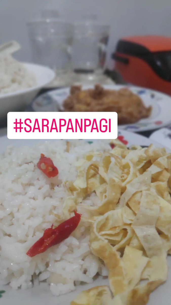 Sarapan pagi.. NASI GORENG KAMPUNG ALA RUMAHAN! ..

'Alu tataruang patah tigo, samuik tapijak indak mati' ..

#FrugalLiving #IdhamAzhari #Zuhud #NasiGoreng #NasiGorengKampung #FriedRice #IndonesianFood #UsahaRumahan #UsahaOnline #BisnisOnline #UMKMGoOnline #UMKMNaikKelas