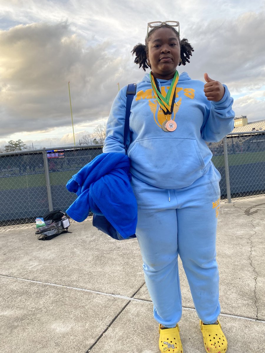 Congratulations to our very own Tia Roberson for qualifying in the 5A State Track Meet in the Shotput. She will be competing in Carrolton, GA today!!! 💙💛 @APSMaysRaiders @BEMaysPRIDE