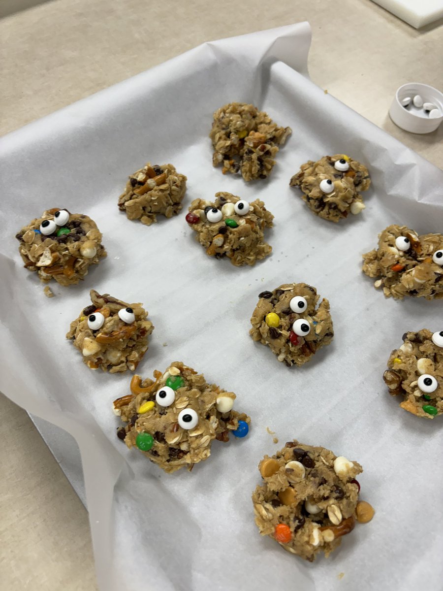 Today was our last Book &amp;Bake club session of the 23-24 school year. What a ride!!! Thanks <a href="/DCHS_hawks/">Decatur Central</a> readers and eaters for your eager participation. See you next year. #SchooLibrary #DecaturProud