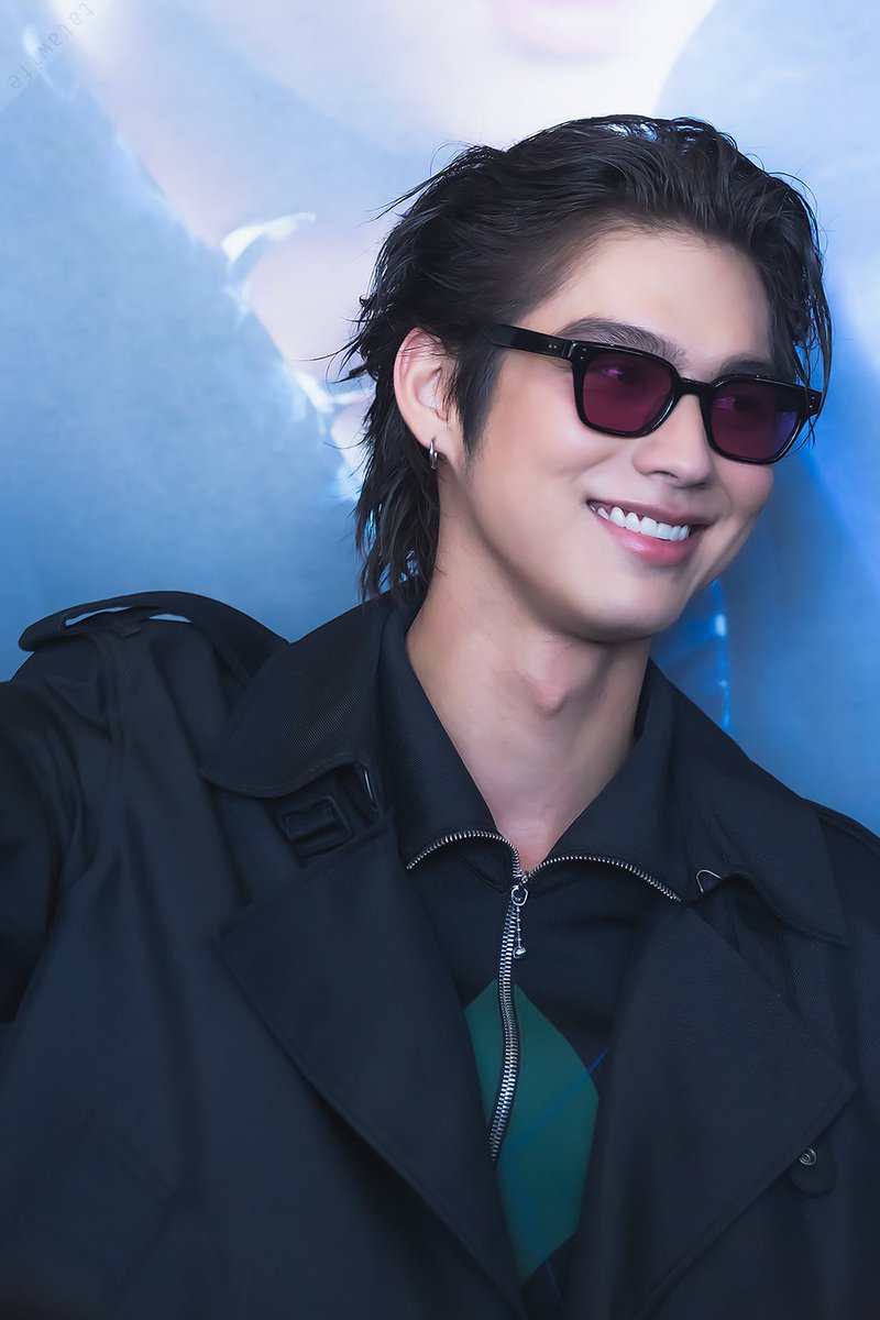 Bright morning
ขอให้ไบร์ทมีแต่รอยยิ้มและเสียงหัวเราะในทุกๆวันน๊าา
Bright vachirawit
#HaveABrightDay 
#bbrightvc
<a href="/bbrightvc/">bright</a> 
Cr.🙏