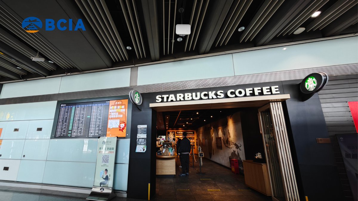 At F2, T3 International Arrival, #BeijingCapitalAirport, visit Starbucks Coffee for fragrant, rich coffee drinks. Enjoy the comfortable dining area and pay with international payment cards. Welcome travelers to experience convenient and comfortable service. #PEKJoy