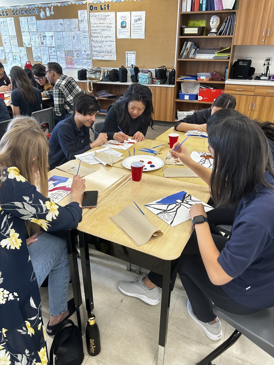 La semaine de l’éducation catholique: les élèves ont présenté une belle liturgie, puis ils ont fait un œuvre d’art pour représenter les thèmes de cette semaine 🕊️💕✝️✝️ @StBeneHCDSB @HCDSBFrench