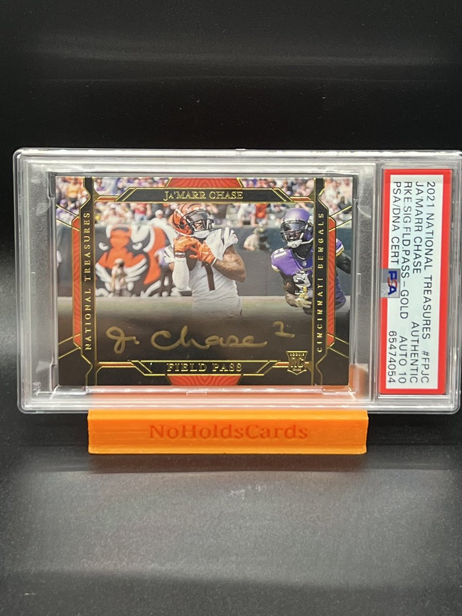 #NOHOLDSALE🐻 

$550

JAMARR NATIONAL TREASURES ROOKIE AUTO /25 

Slabbed with the gold ink 🐅 

RTs & Tags Greatly Appreciated!