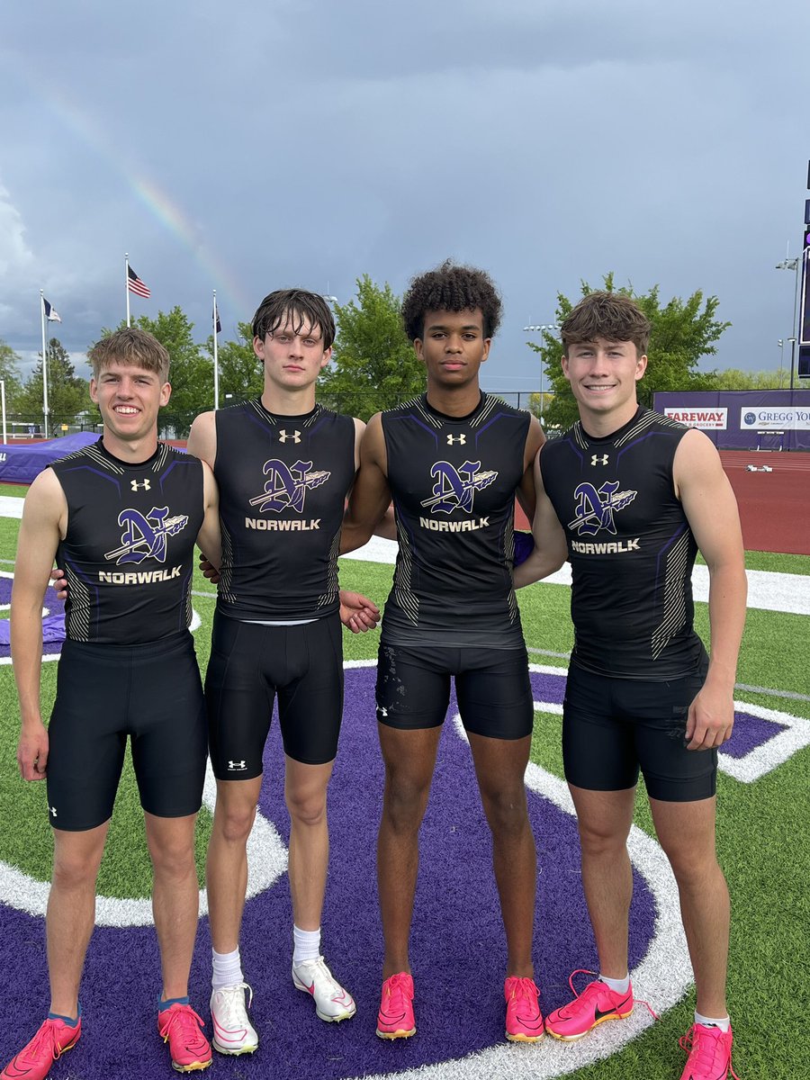 The team of Daniel Webster, Cameron Thomas, Daniel Roche, and Isaac Sutcliffe punch their ticket to state to finish 1st overall in the Shuttle Hurdle Relay with a time of 59.79! 🥇

Their time also sets a 𝐧𝐞𝐰 𝐬𝐜𝐡𝐨𝐨𝐥 𝐫𝐞𝐜𝐨𝐫𝐝 in this event!