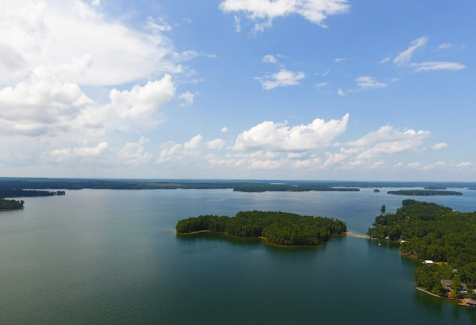 Lakeside living, a state of mind.

📸 google images

#alabamalakes #thisisalabama #thebamabuzz #alabama #travelalabama #alabamarealestate #alabamahomes #alabamarealestateagents