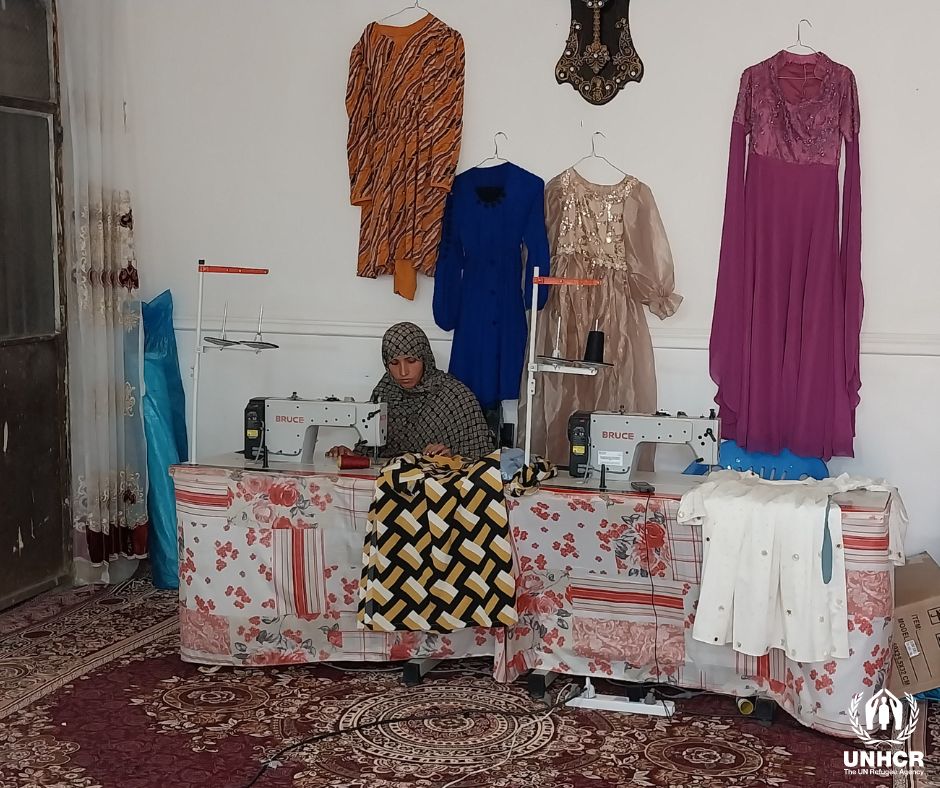 Displaced by conflict, Shakila a widowed mother-of-3, has turned her passion for tailoring into a thriving business in Nimroz, doubling her monthly income, thanks to a @Refugees livelihood cash grant, supported by @EUinAfghanistan. 'I am now able to meet all of our daily needs.”