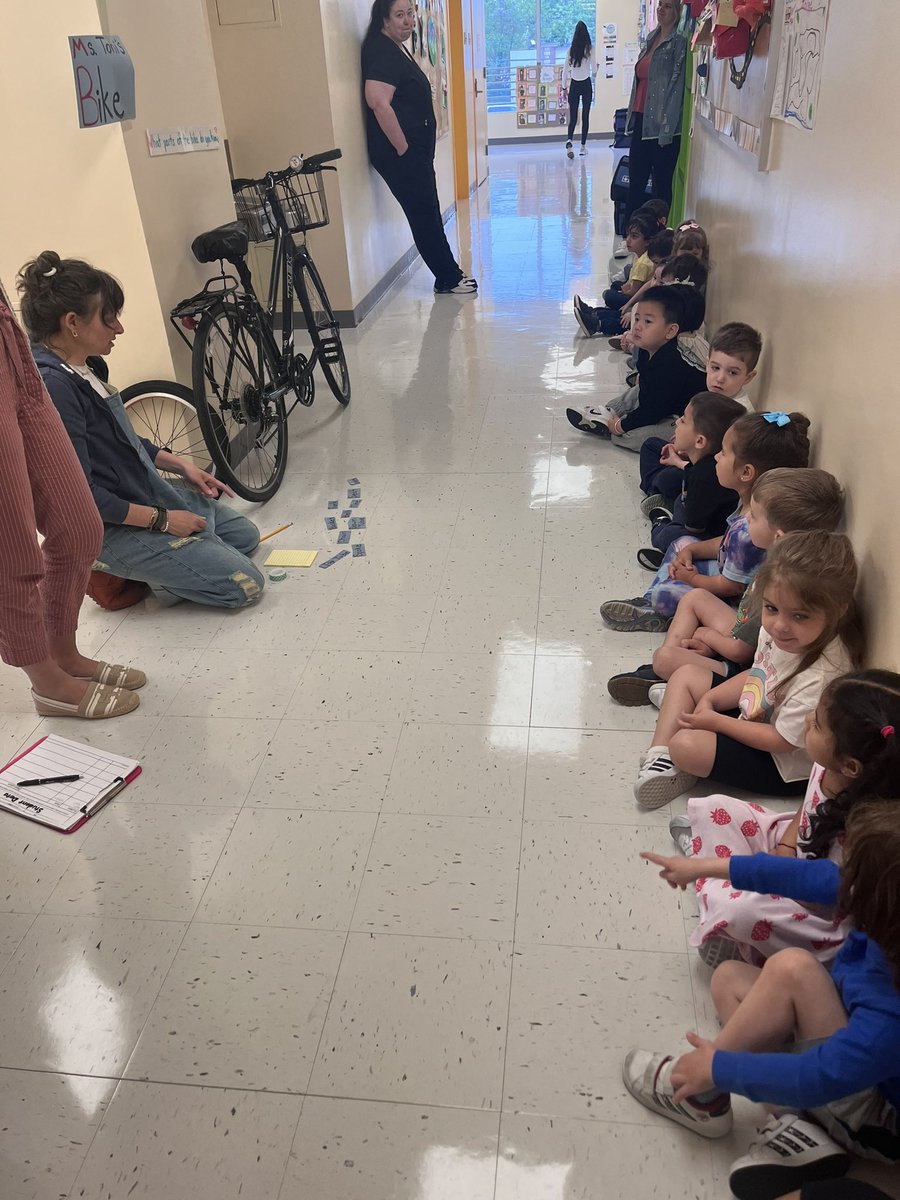 Victory students weren’t able to visit a bike shop, but they were able to visit Ms. Toni’s bike. They had a chance to label the parts and even ring the bell! #reallifeexpereiences #wheelsunit @DrJoyAbrams @AP_JelaniMiller @DrMarionWilson @CSD31SI @NYCSchools