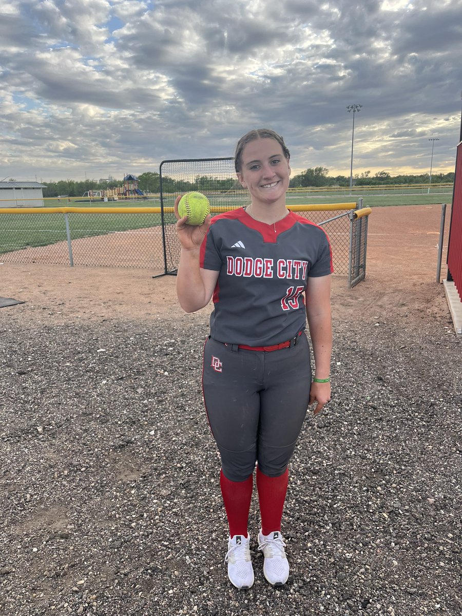 Another homer, this time on a 225 fence. Also on Tuesday this week, I broke my school’s season double record (12 doubles!)