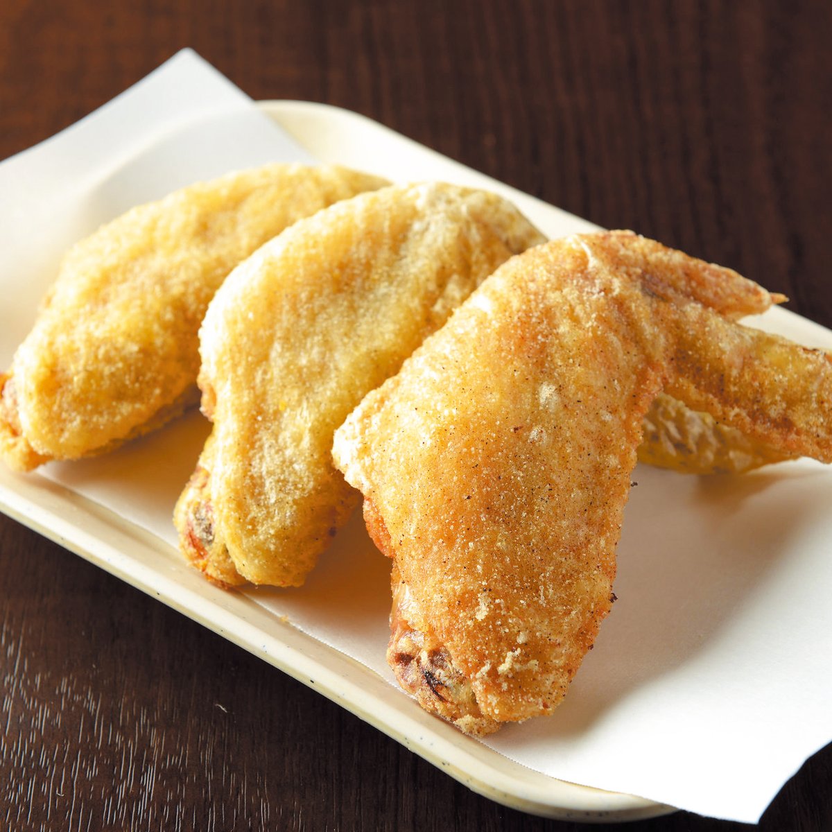 Aichi is known as Japan’s mecca for #Tebasaki, or #ChickenWings🐔 aichi-now.jp/en/spots/detai… Deep-fried, salty, and savory, the varieties are endless and all come together at the Tebasaki Summit in #Nagoya, 5/31–6/2! Come and get your eat on!😋 #AichiNow