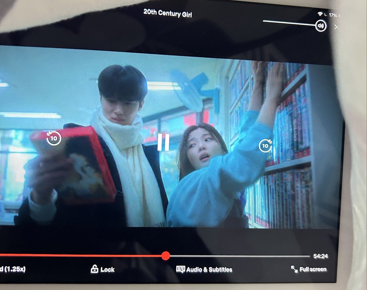 Watched 20th Century Girl last night and realized na hilig kag daughter sa video shop owner #ByeonWooSeok haaaaa haha

Pero wa jud ko nag expect sa ending