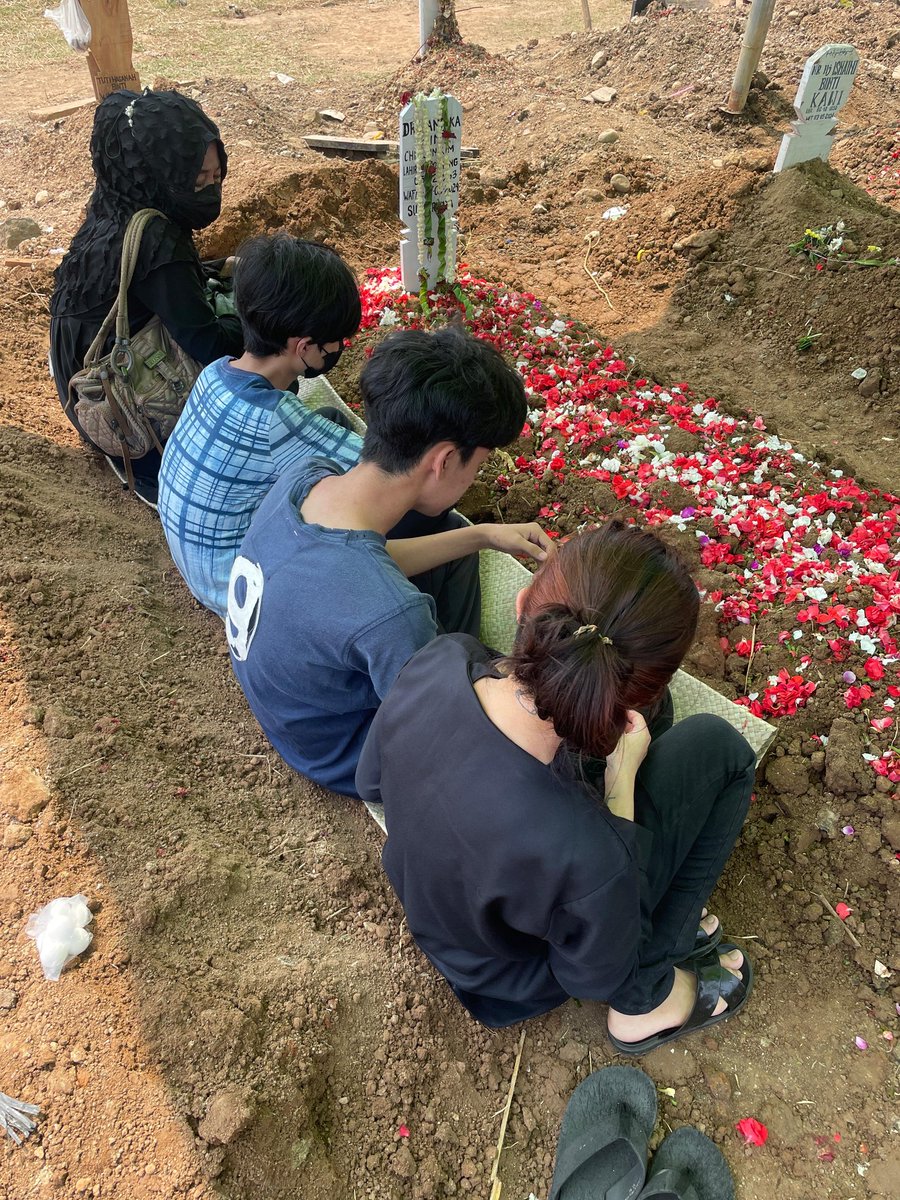 Indah Thantera 🪐 tweet media