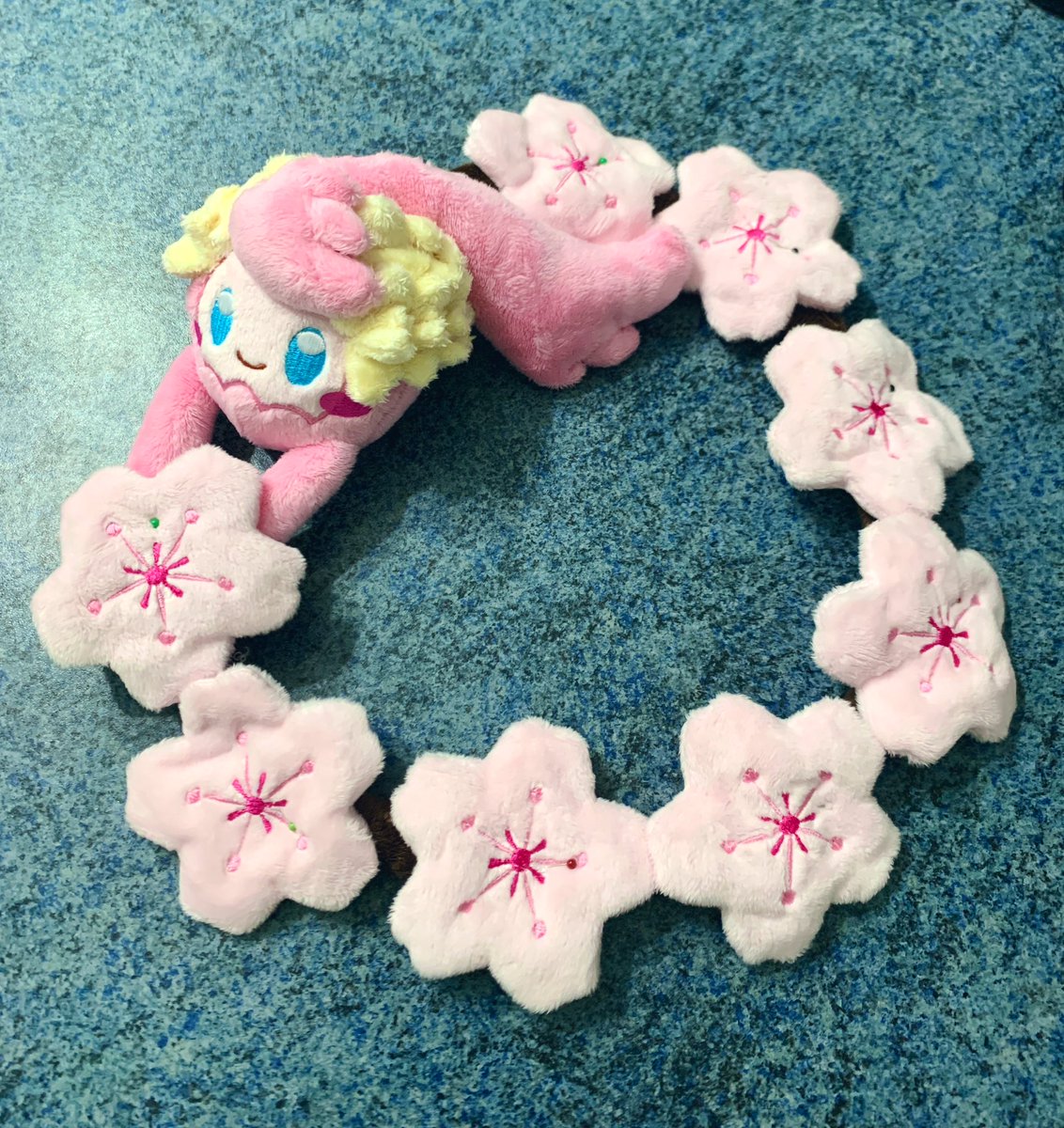 Sakura Comfey is almost done. I just need to handsew all her flowers now🌸💪
Comfey will be part of my shop update tomorrow😉
#comfey #comfeyplush #Pokemon #pokemonplush #sakura #cherryblossom #spring