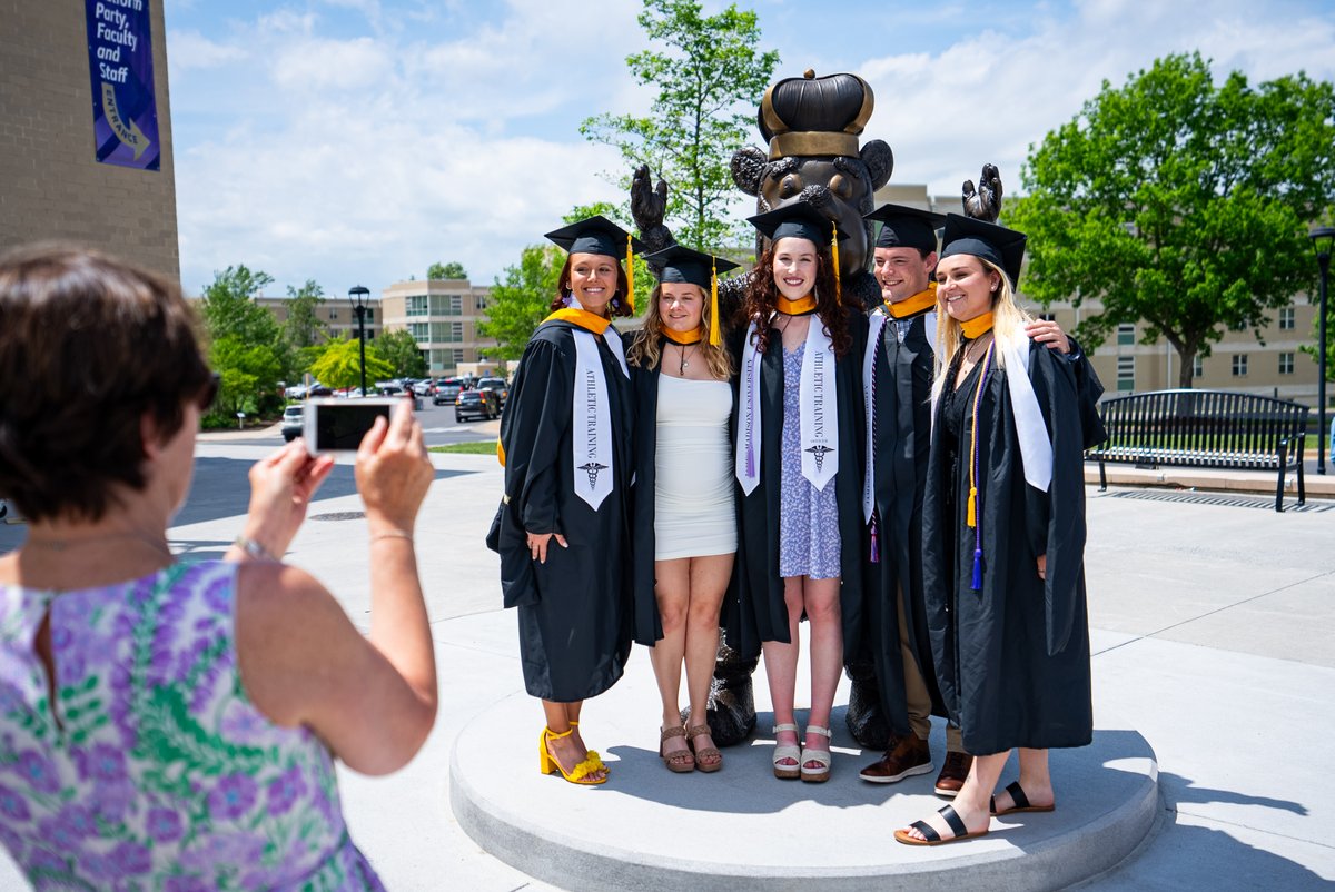 We captured the moment, now you remember it! 📸 Congrats to all of our JMU Graduate School grads on today’s achievement and celebration! 💜🎓 #JMUGrad #GoDukes