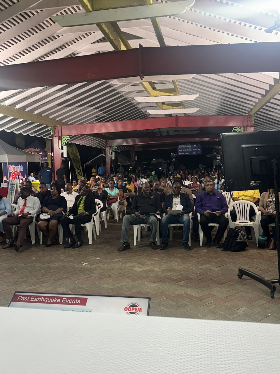 Meeting with citizens of Portland, on disaster preparedness with Minister Desmond McKenzie @LocalGovJa @megjc_jm @darylvazmp @annmarievazja