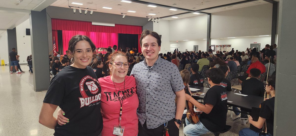 This...this is what makes us Bulldog Strong. Teachers who give up their evenings at home to show love for our students.
#band
#awardsnight
#orchestra

<a href="/Watkins_CFISD/">Watkins CFISD</a>
<a href="/annlag12/">Andrea Parks Lagard</a>