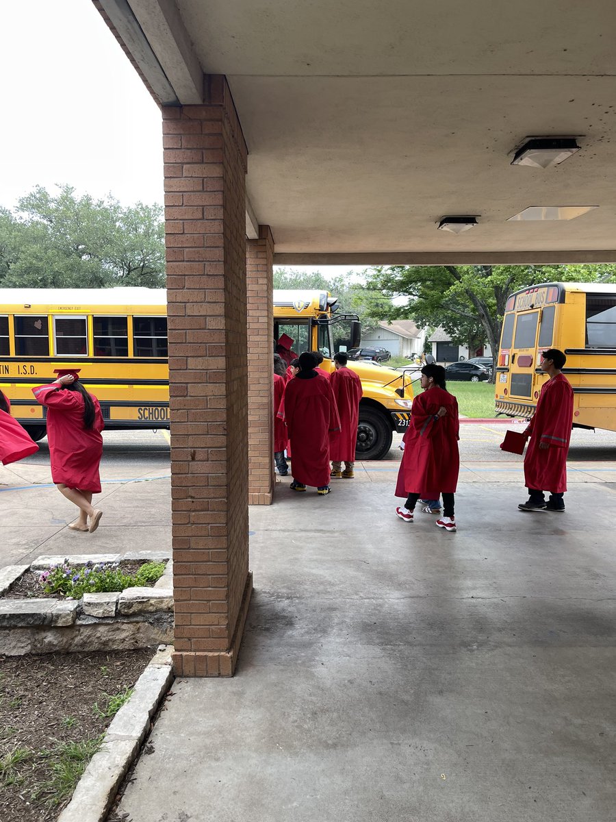 We honored 🎉 Alicia Randle, Attendendace Specialist @ Houston Elem, as our Kahoot winner during our EOY Attendance PEIMS training, &amp; treated her w/ lunch🥤from her favorite spot! 🏆 Plus, we witnessed our Travis HS seniors doing their senior walk @ their elementary ala mater. 🎓
