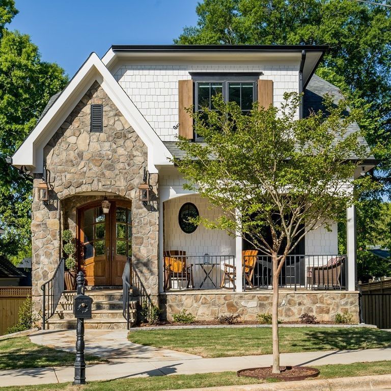 Throwback to a special project–1709 Center Road. 🤩 

Would you like to learn more about custom homes with UBS? Contact us at info@UBSolutions.org. ✨

#UrbanBuildingSolutions #CustomBuilds #CustomHomes #RaleighNC #FivePointsRaleigh #ITBRaleigh