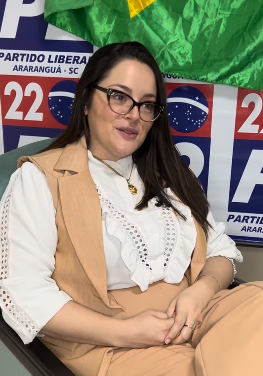 delucca's tweet photo. Não costuma falhar: uma médica de Araranguá (SC) está atuando como “voluntária” no Rio Grande do Sul e inventou que o Exército estaria retirando as barracas dos voluntários para deixar o estado.

A informação é obviamente é FALSA e a médica é candidata a vereadora pelo PL. https://t.co/TQCO8a2fY4