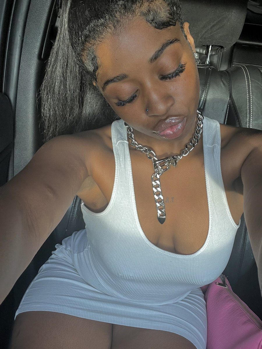 5ivestarchicccc's tweet image. You gon make a baddie fall in luv with u🫦